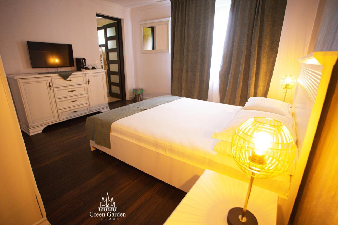 Green Garden Resort Cicirlau エクステリア 写真